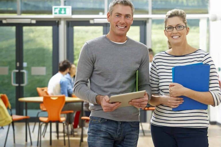 Scholarships and Professional Qualified Teachers in Early Childhood Education